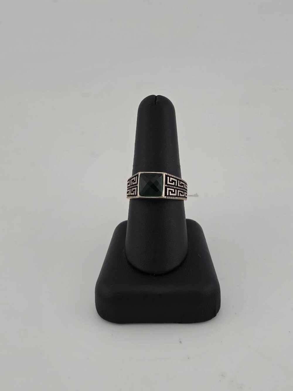 Brand New Sterling Silver 925 Green Gemstone Ring
